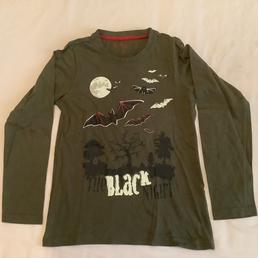 Green Long Sleeve Halloween Tee with reflective details girls boys 9 years